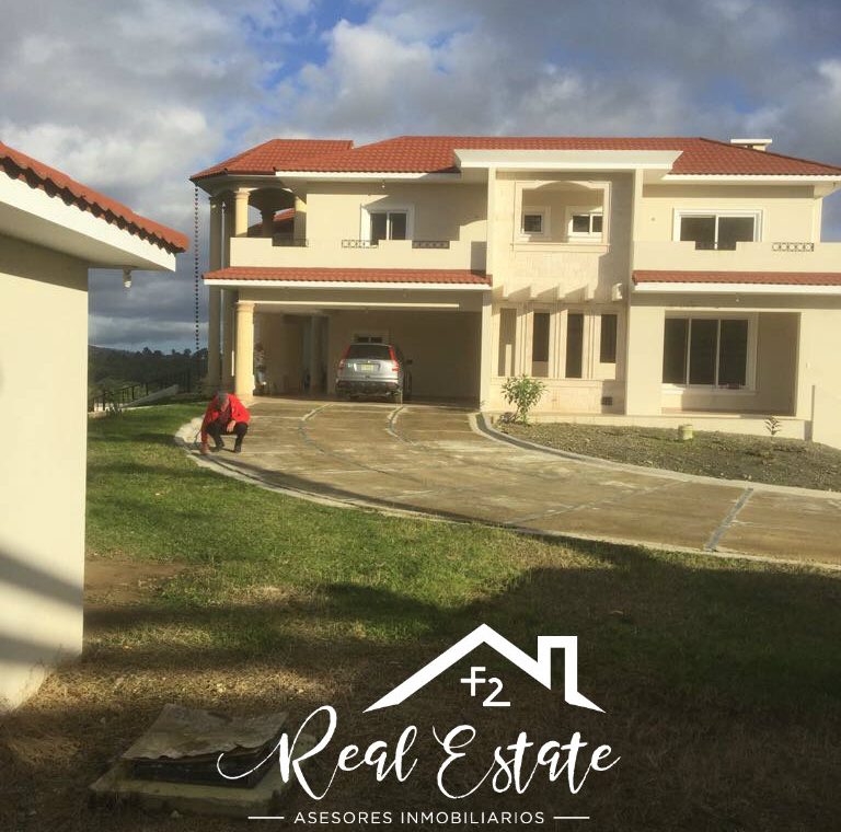 Venta Majestuosa Casa - Hatillo - Jarabacoa - F2 Real Estate